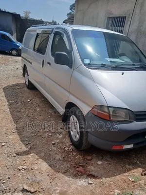 Toyota HiAce 2001 Silver