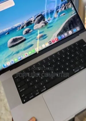 New Laptop Apple MacBook Pro 2021 M1 16GB Intel Core i7 SSD 512GB
