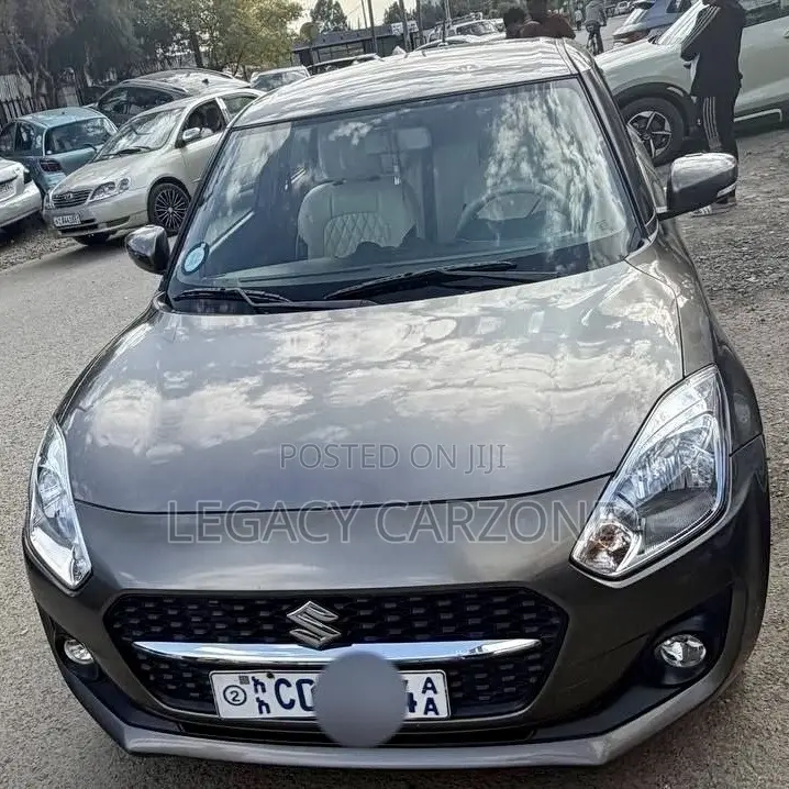 Suzuki Swift 2022 Gray