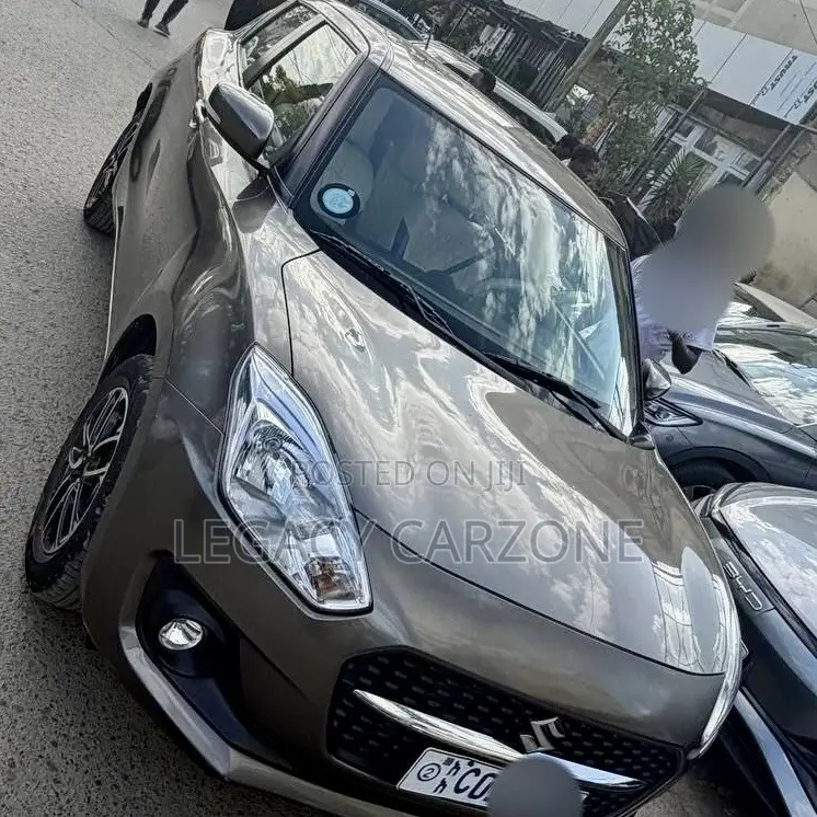 Suzuki Swift 2022 Gray