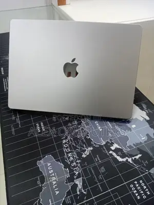 New Laptop Apple MacBook 32GB Apple M1 Pro SSD 512GB