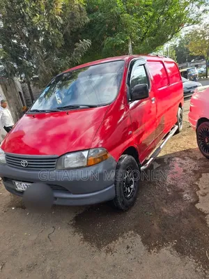 Toyota HiAce 2006 Red