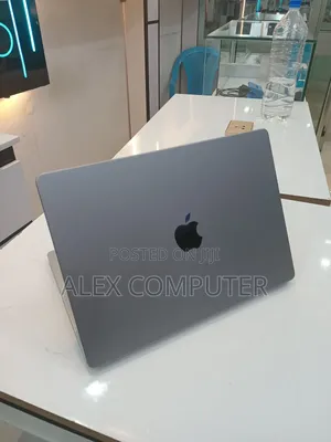 New Laptop Apple MacBook Pro 2021 M1 16GB Apple M1 Pro SSD 512GB