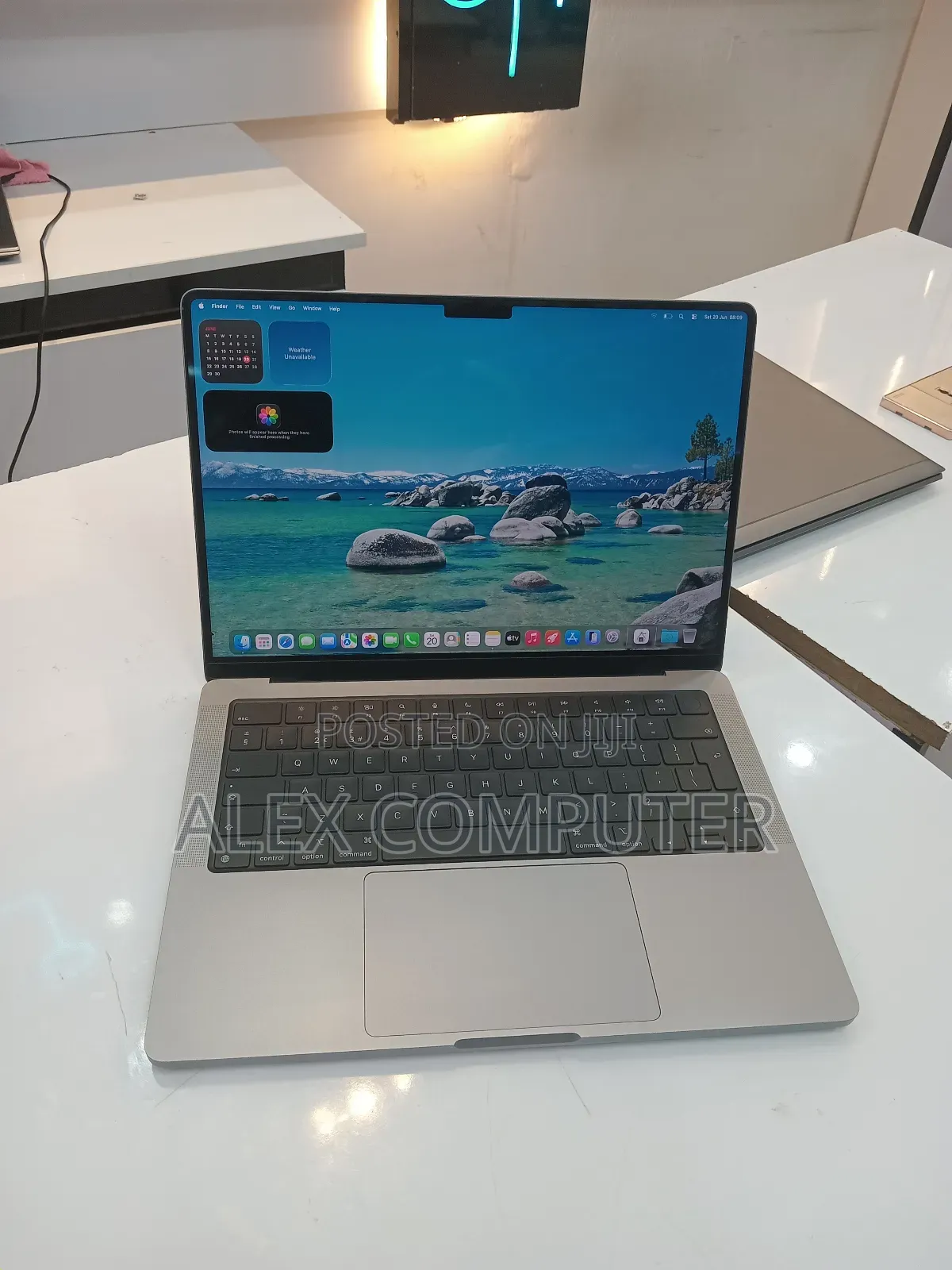 New Laptop Apple MacBook Pro 2021 M1 16GB Apple M1 Pro SSD 512GB