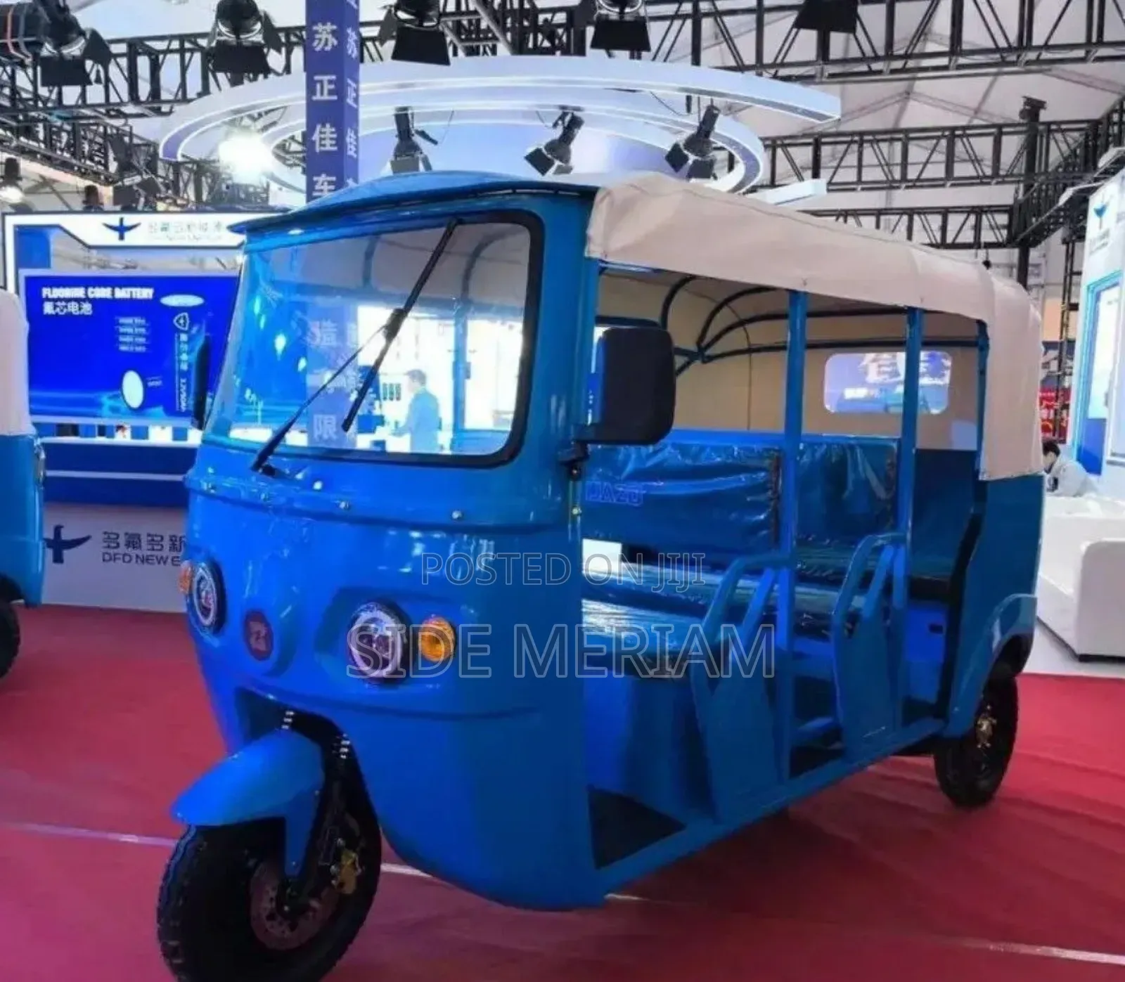New Bajaj Avenger 220 Street 2025 Blue