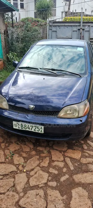 Toyota Platz 2001 Blue