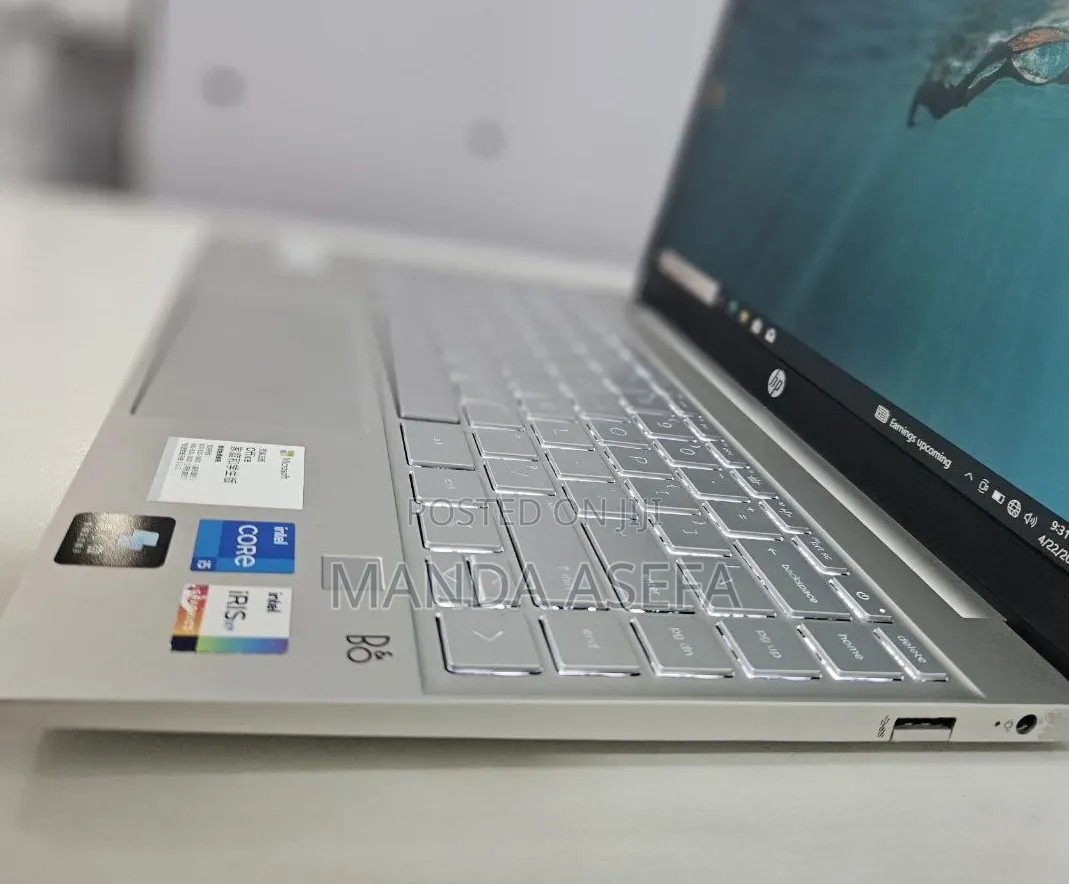 New Laptop HP Pavilion 13 8GB Intel Core i5 SSD 512GB