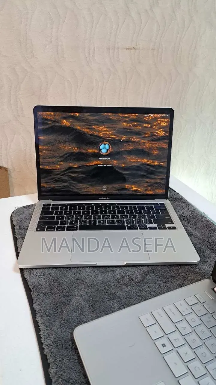 New Laptop Apple MacBook Pro 2021 M1 16GB Apple M1 Pro SSD 512GB