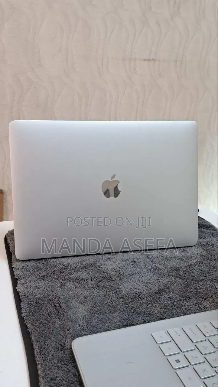 New Laptop Apple MacBook Pro 2021 M1 16GB Apple M1 Pro SSD 512GB
