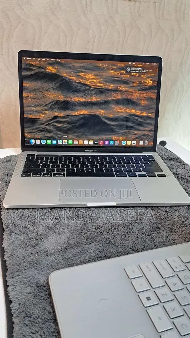 New Laptop Apple MacBook Pro 2021 M1 16GB Apple M1 Pro SSD 512GB