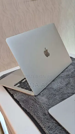 New Laptop Apple MacBook Pro 2021 M1 16GB Apple M1 Pro SSD 512GB