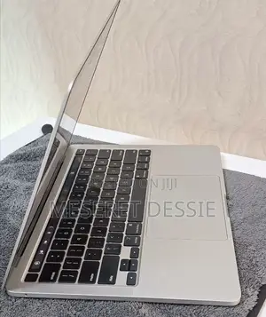 New Laptop Apple MacBook Pro 2020 16GB SSD 512GB