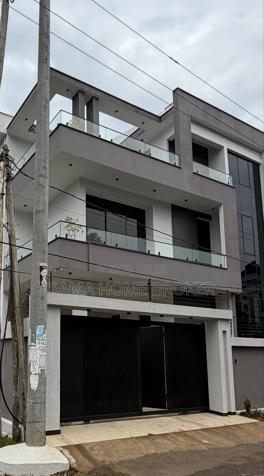 Furnished 5bdrm Townhouse/Terrace in ኮምፓወንድ ውስጥ, Yeka for sale