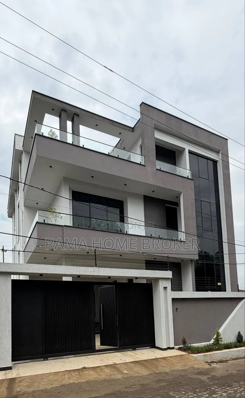 Furnished 5bdrm Townhouse/Terrace in ኮምፓወንድ ውስጥ, Yeka for sale
