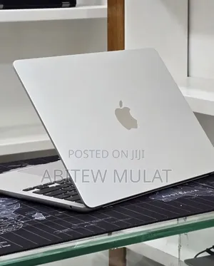 New Laptop Apple MacBook Air 2023 M2 16GB Apple M2 SSD 256GB