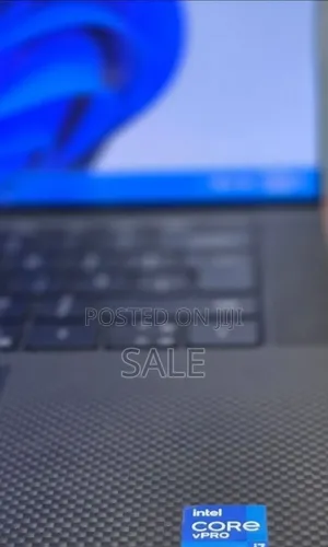 New Laptop Dell Precision 5560 16GB Intel Core i7 SSD 512GB