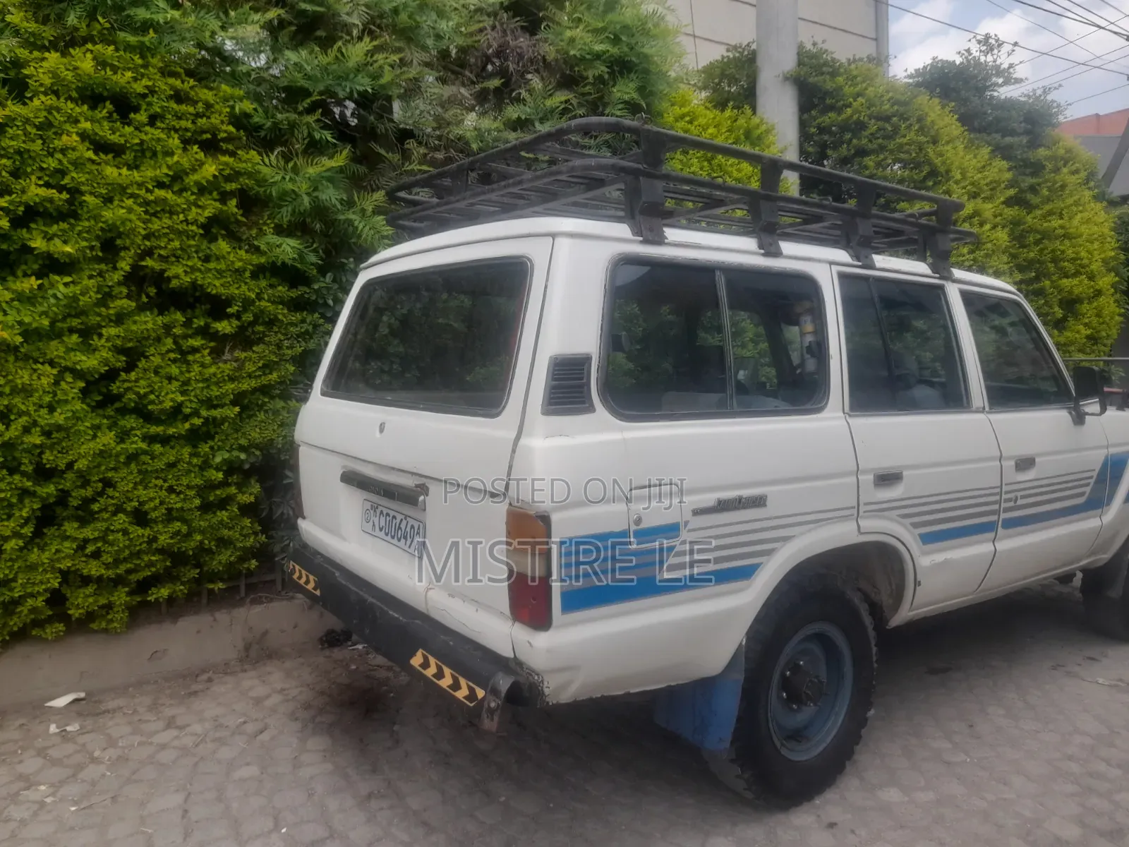 Toyota Land Cruiser 1989 White