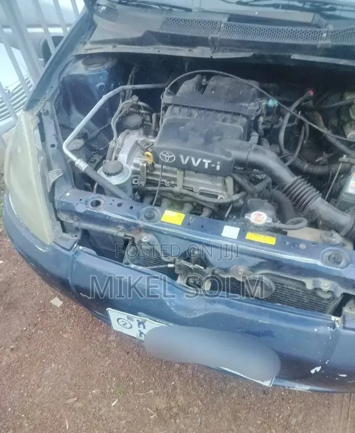 Toyota Vitz 2001 Blue