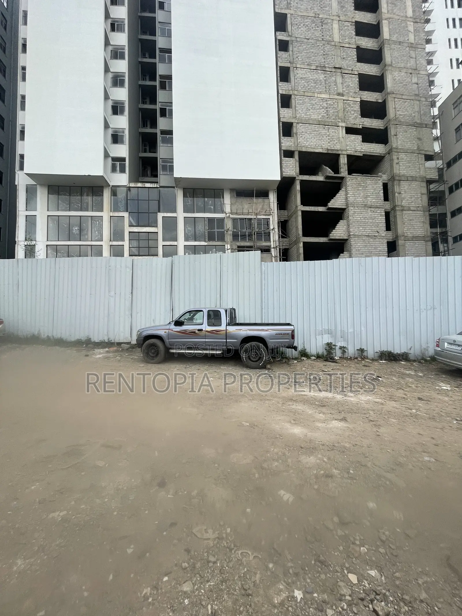Urgent !! 300sqm Land for Sale! የሚሸጥ 300ካሬ ቦታ!