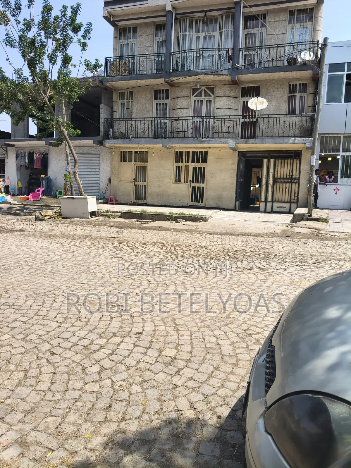 Furnished 17bdrm Apartment in Tower, East Shewa for sale