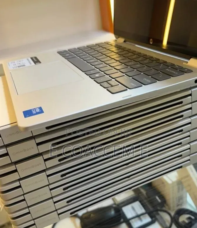 New Laptop HP OmniBook 7 14" 16GB Intel Core 7 SSD 512GB