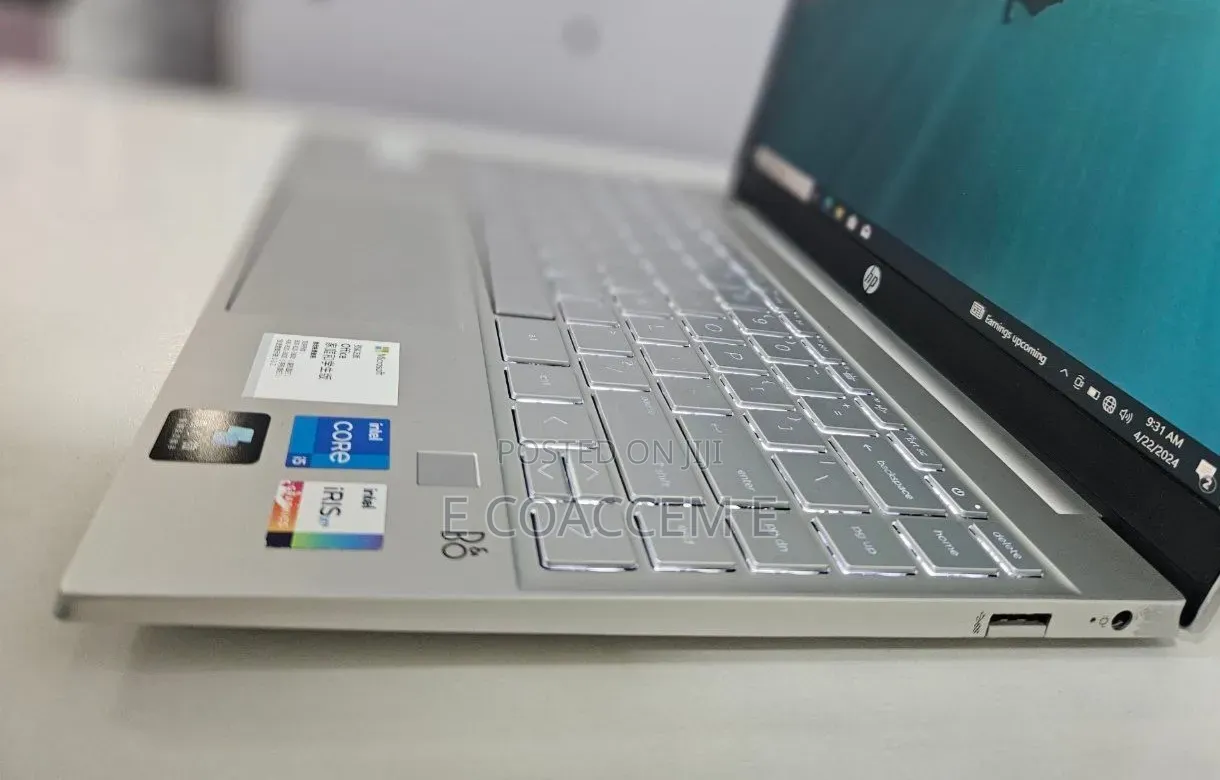 New Laptop HP Pavilion 13 8GB Intel Core i5 SSD 512GB