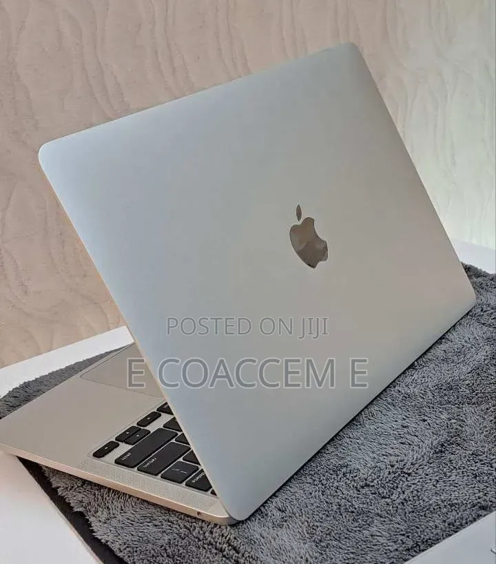 New Laptop Apple MacBook 16GB SSD 512GB