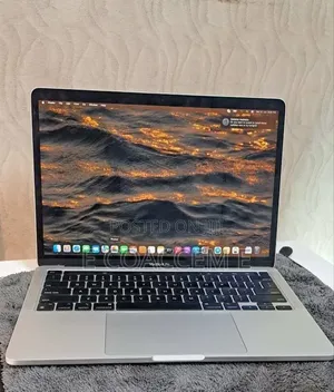 New Laptop Apple MacBook 16GB SSD 512GB
