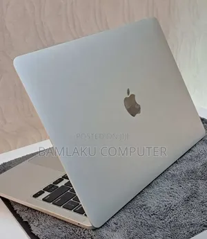 New Laptop Apple MacBook Pro 2020 M1 16GB Apple M1 Pro SSD 512GB