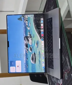 New Laptop Apple MacBook Pro 2021 M1 32GB Apple M1 Pro SSD 512GB