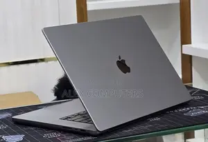 New Laptop Apple MacBook Pro 2021 M1 32GB Apple M1 Pro SSD 512GB