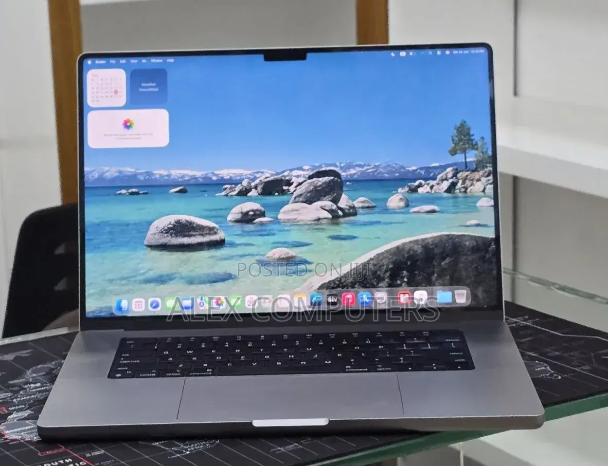 New Laptop Apple MacBook Pro 2021 M1 32GB Apple M1 Pro SSD 512GB