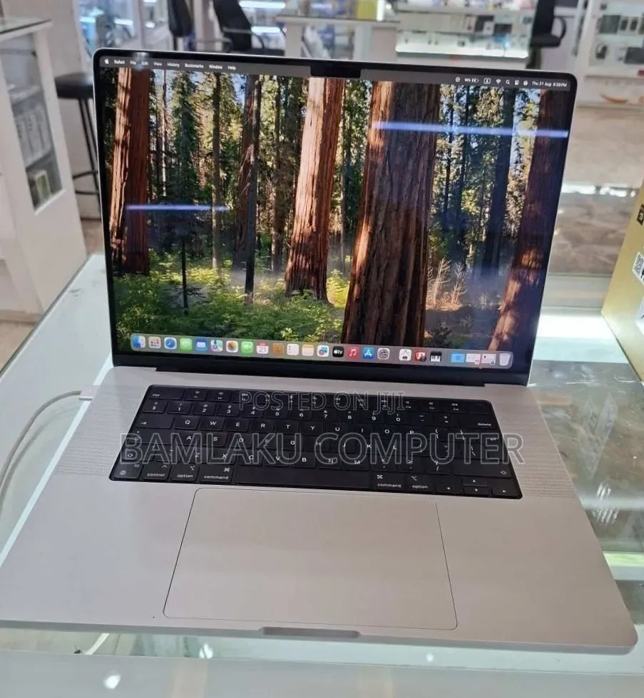 New Laptop Apple MacBook Pro 2021 M1 32GB Apple M1 Pro SSD 1T