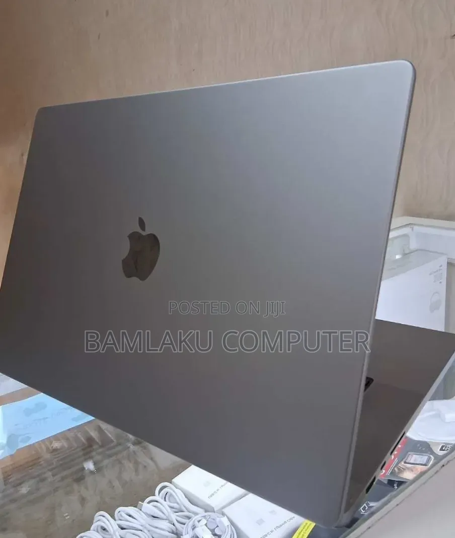 New Laptop Apple MacBook Pro 2021 M1 32GB Apple M1 Pro SSD 1T