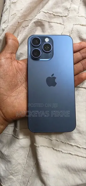 New Apple iPhone 15 Pro Max 256 GB Silver