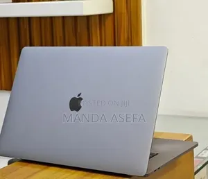 New Laptop Apple MacBook Pro 2018 32GB Intel Core i7 SSD 2T
