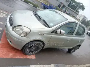 Toyota Vitz 2003 Silver