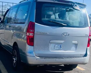 Hyundai Starex 2015 Silver