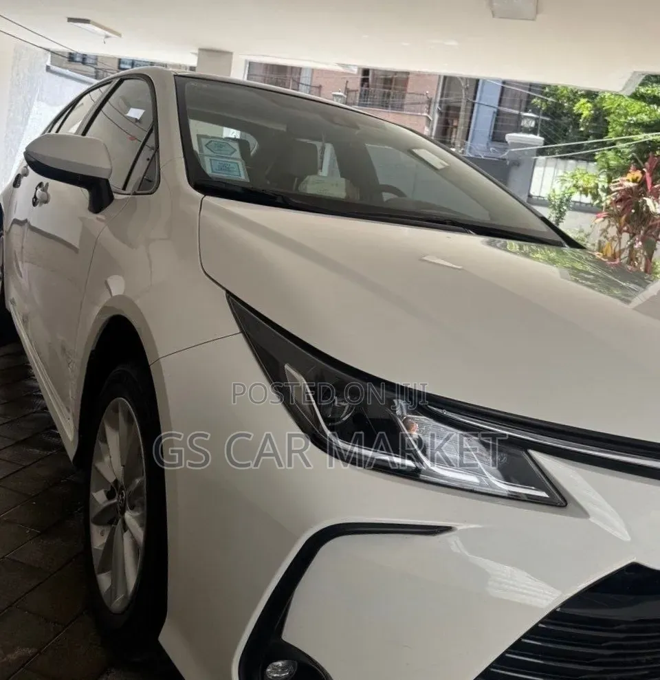 Toyota Corolla 2022 Ivory