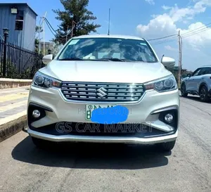 Suzuki Ertiga 2022 Silver
