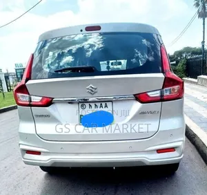 Suzuki Ertiga 2022 Silver