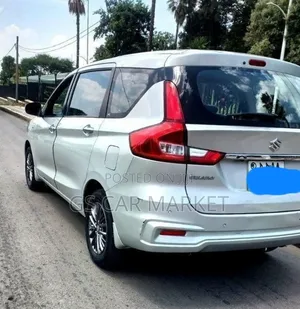 Suzuki Ertiga 2022 Silver
