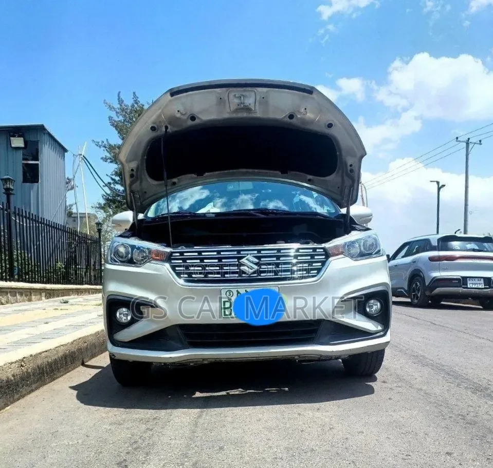 Suzuki Ertiga 2022 Silver