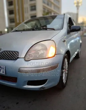 Toyota Vitz 2004 Gray