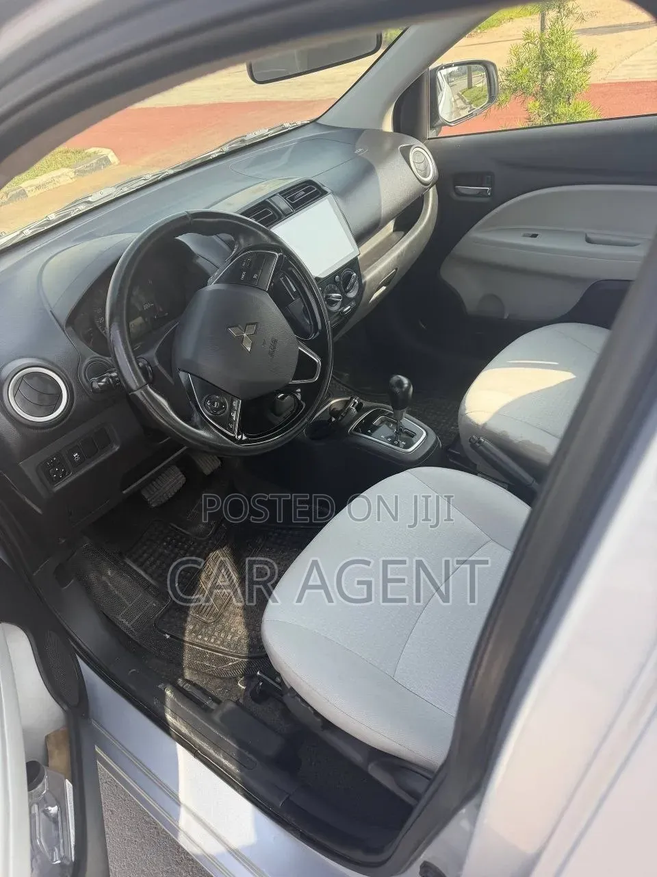 Mitsubishi Attrage 2021 Gray