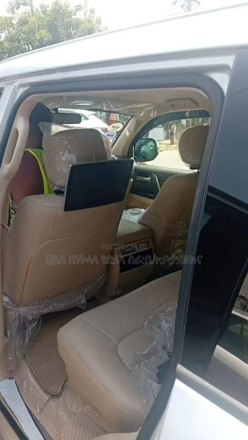 Toyota Land Cruiser 2020 Off white
