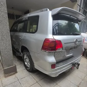 Toyota Land Cruiser 2011 Silver