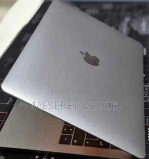 New Laptop Apple MacBook Pro 2017 8GB Intel Core i5 SSD 256GB
