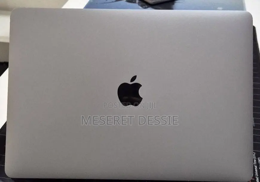 New Laptop Apple MacBook Pro 2017 8GB Intel Core i5 SSD 256GB