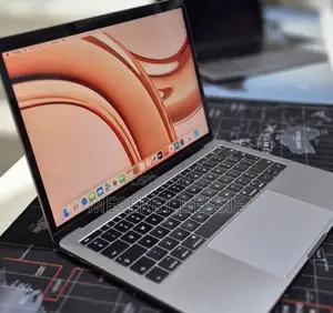 New Laptop Apple MacBook Pro 2017 8GB Intel Core i5 SSD 256GB